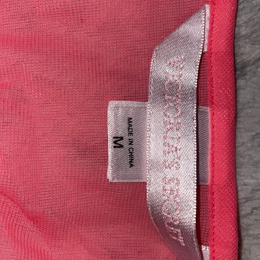 Victoria Secret - Picture 3 of 3